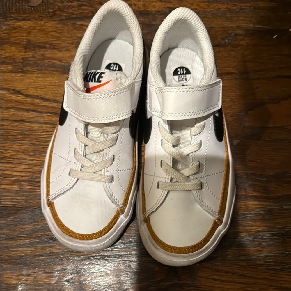 Nike Kids White and Gold Sneakers
